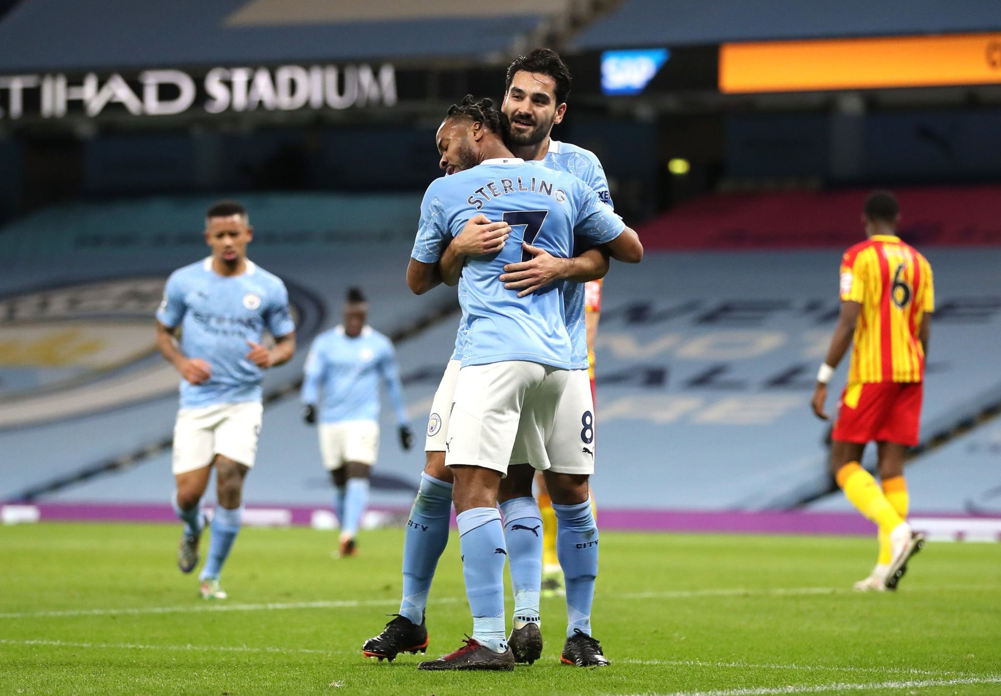 某队主力前 某队主力前